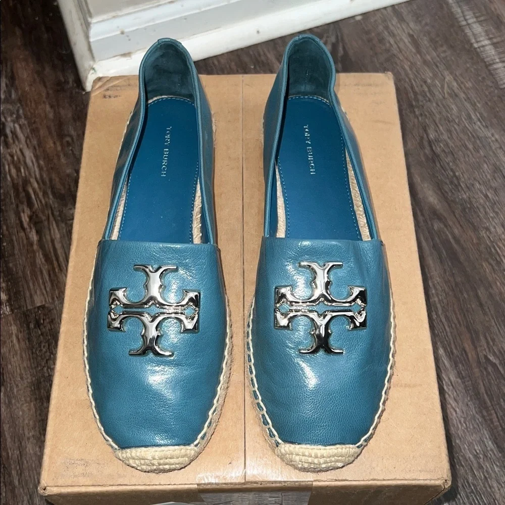 NWOT Tory Burch Teal Espadrille Flats with Logo